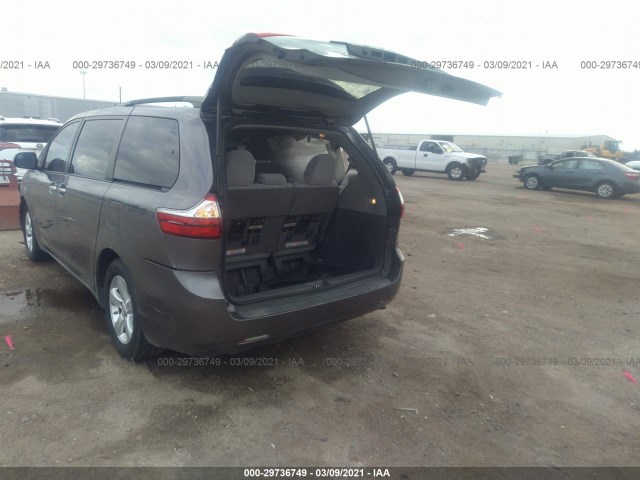 Photo 2 VIN: 5TDKK3DC2FS647451 - TOYOTA SIENNA 