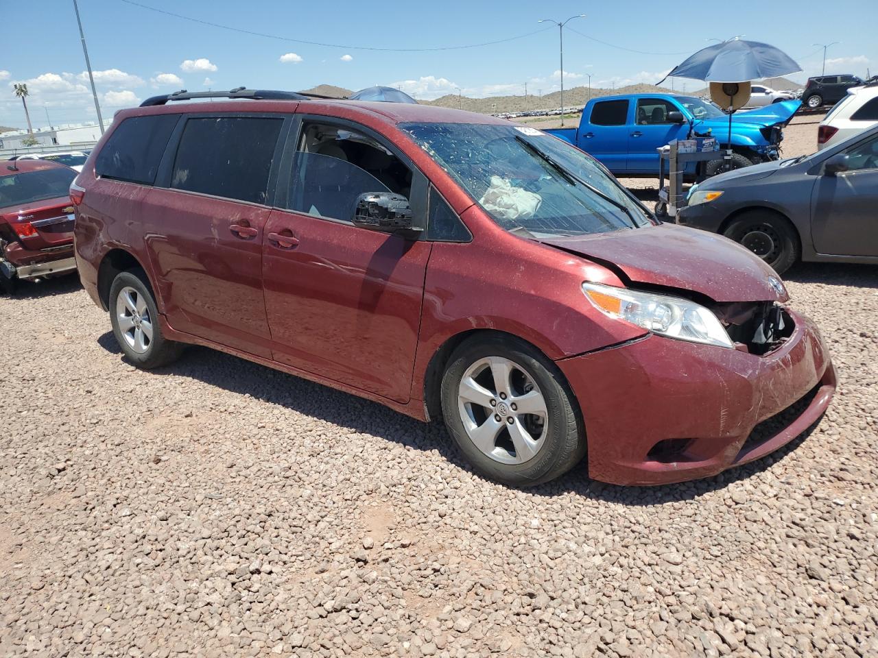 Photo 3 VIN: 5TDKK3DC2GS699860 - TOYOTA SIENNA 