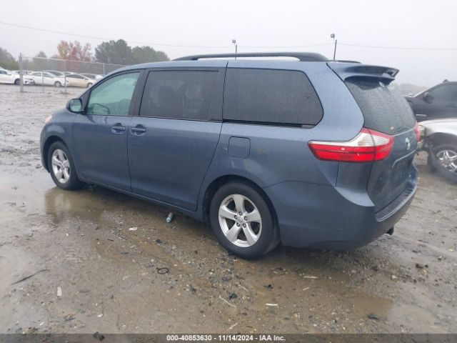 Photo 2 VIN: 5TDKK3DC2GS724661 - TOYOTA SIENNA 