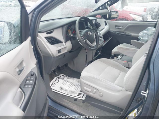 Photo 4 VIN: 5TDKK3DC2GS724661 - TOYOTA SIENNA 