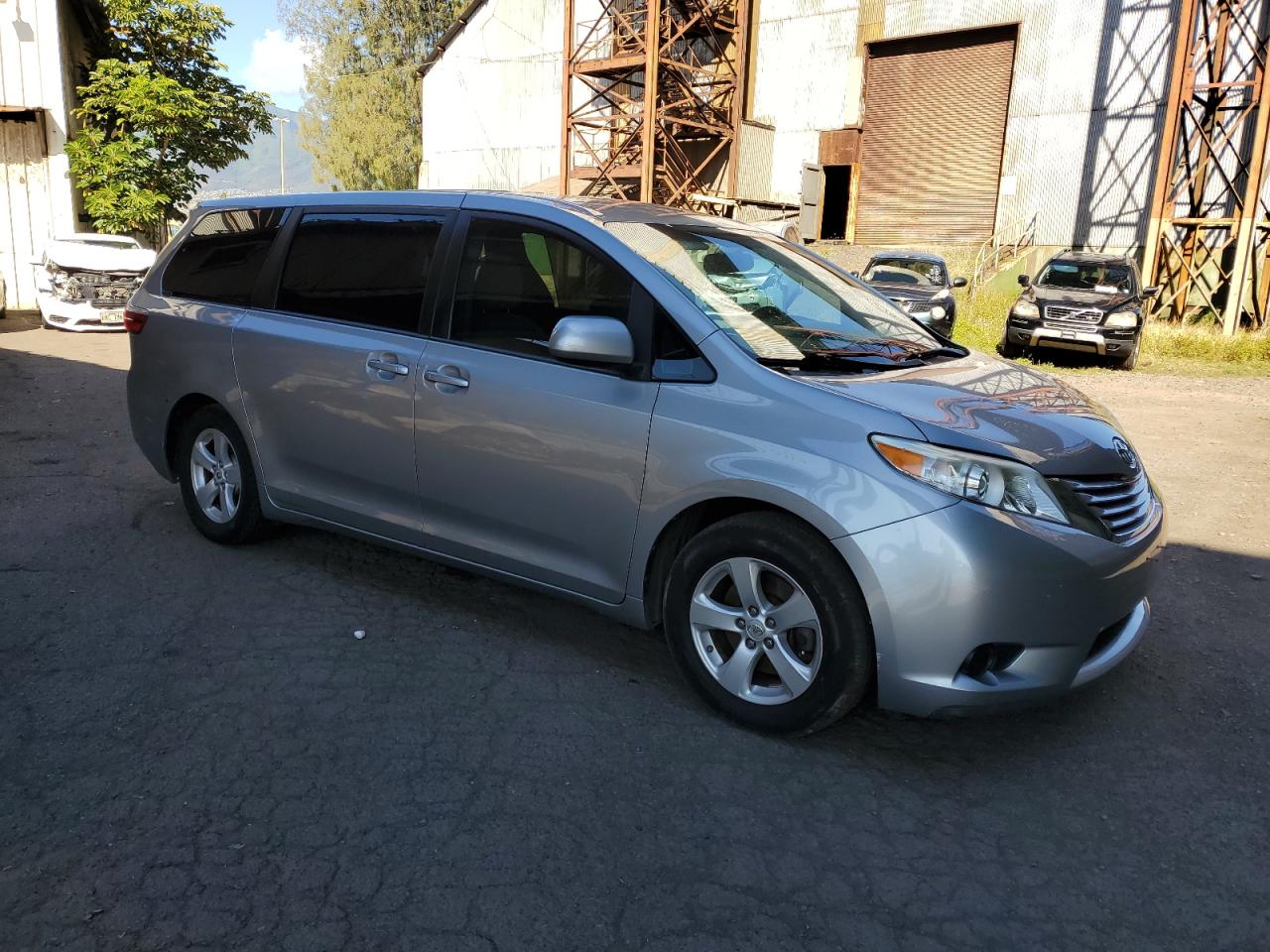 Photo 3 VIN: 5TDKK3DC2GS727060 - TOYOTA SIENNA 