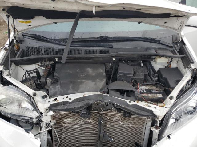 Photo 11 VIN: 5TDKK3DC2GS733778 - TOYOTA SIENNA LE 