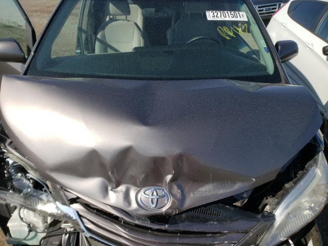 Photo 6 VIN: 5TDKK3DC2GS743324 - TOYOTA SIENNA 