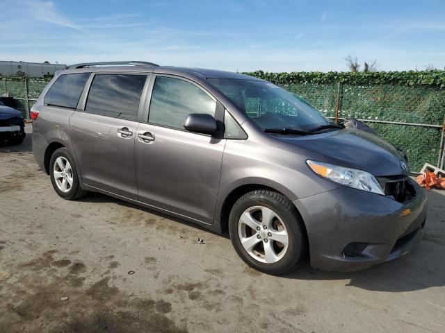 Photo 3 VIN: 5TDKK3DC2GS748927 - TOYOTA SIENNA LE 