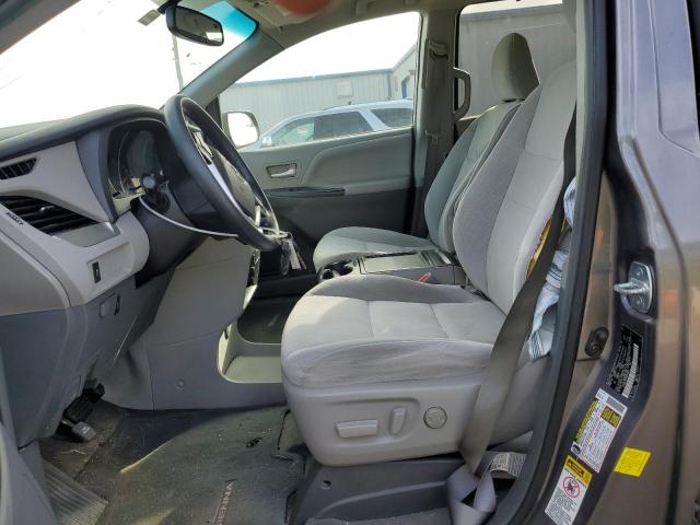 Photo 6 VIN: 5TDKK3DC2GS748927 - TOYOTA SIENNA LE 