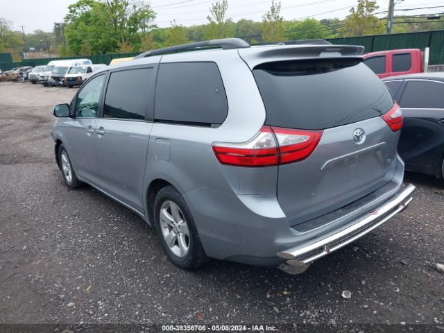 Photo 2 VIN: 5TDKK3DC2GS752881 - TOYOTA SIENNA 