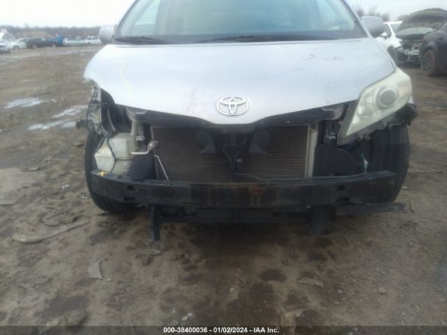 Photo 5 VIN: 5TDKK3DC3BS005184 - TOYOTA SIENNA 