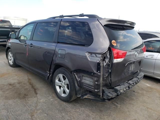 Photo 2 VIN: 5TDKK3DC3BS015343 - TOYOTA SIENNA LE 