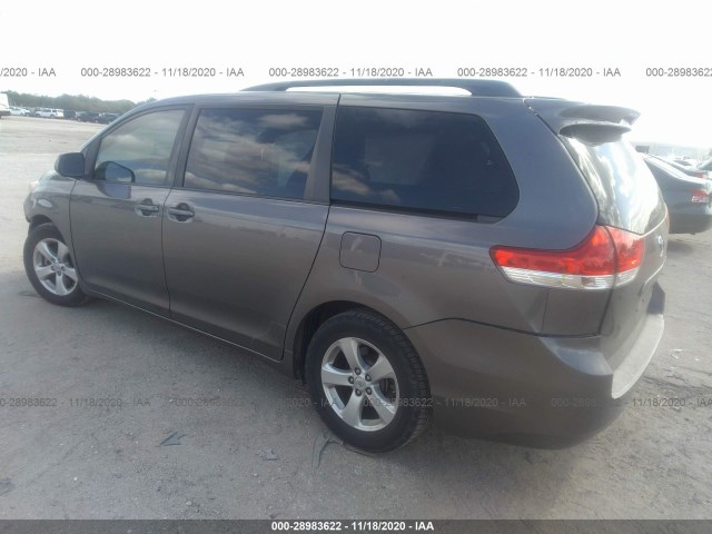 Photo 2 VIN: 5TDKK3DC3BS016119 - TOYOTA SIENNA 