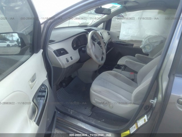 Photo 4 VIN: 5TDKK3DC3BS016119 - TOYOTA SIENNA 