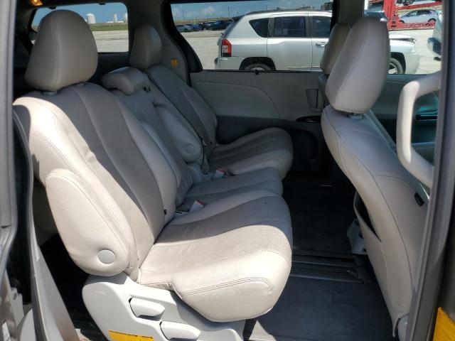 Photo 10 VIN: 5TDKK3DC3BS018792 - TOYOTA SIENNA LE 