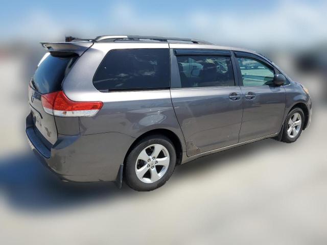 Photo 2 VIN: 5TDKK3DC3BS018792 - TOYOTA SIENNA LE 