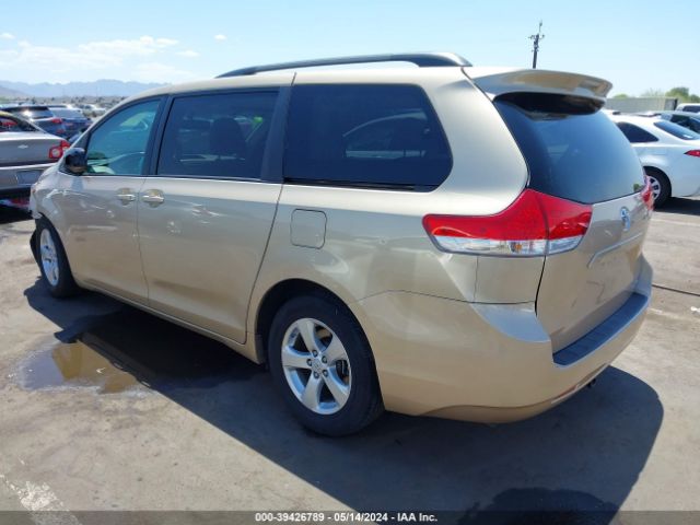 Photo 2 VIN: 5TDKK3DC3BS021790 - TOYOTA SIENNA 