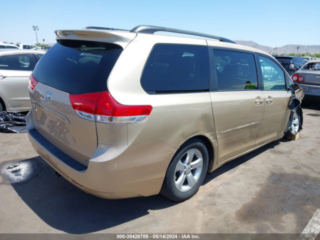 Photo 3 VIN: 5TDKK3DC3BS021790 - TOYOTA SIENNA 