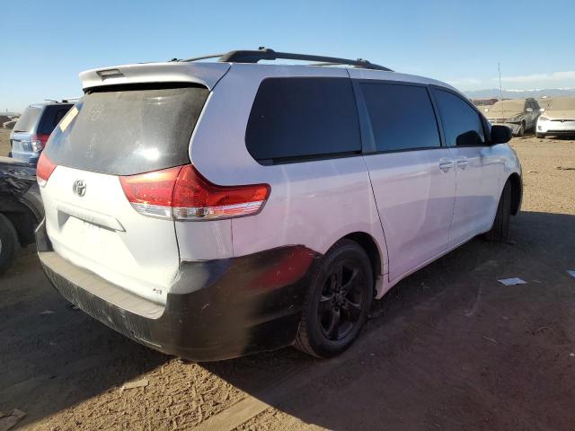 Photo 2 VIN: 5TDKK3DC3BS026892 - TOYOTA SIENNA LE 