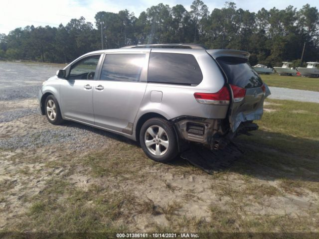 Photo 2 VIN: 5TDKK3DC3BS036757 - TOYOTA SIENNA 