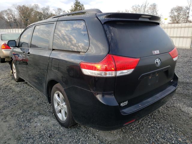 Photo 2 VIN: 5TDKK3DC3BS044700 - TOYOTA SIENNA LE 