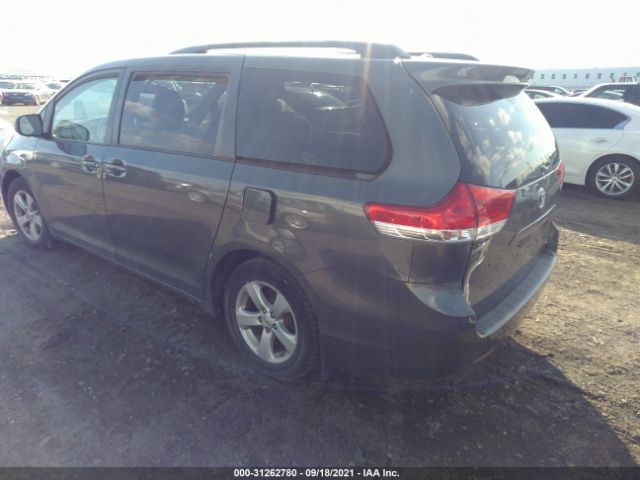 Photo 2 VIN: 5TDKK3DC3BS045362 - TOYOTA SIENNA 