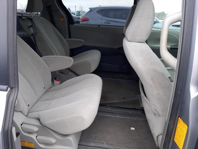 Photo 10 VIN: 5TDKK3DC3BS052408 - TOYOTA SIENNA LE 