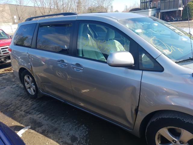 Photo 8 VIN: 5TDKK3DC3BS062176 - TOYOTA SIENNA LE 