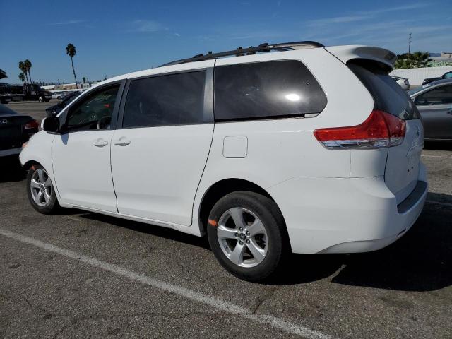 Photo 1 VIN: 5TDKK3DC3BS077664 - TOYOTA SIENNA LE 