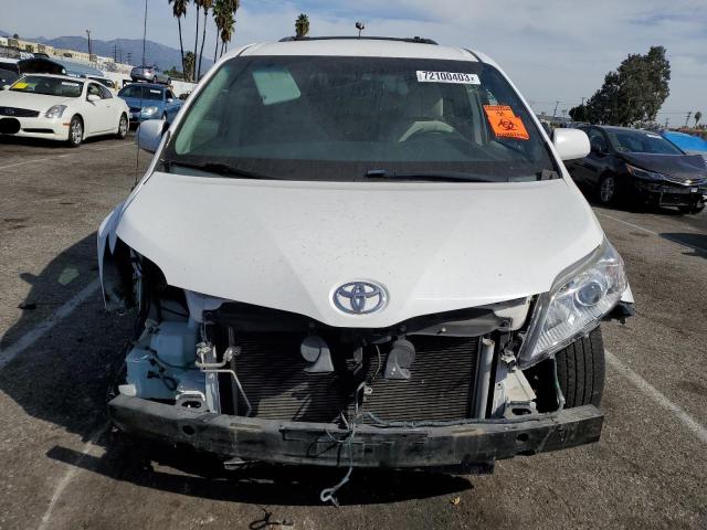 Photo 4 VIN: 5TDKK3DC3BS077664 - TOYOTA SIENNA LE 