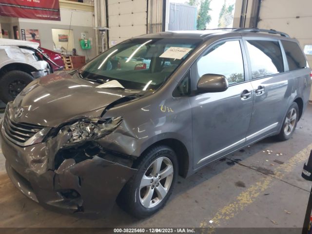 Photo 1 VIN: 5TDKK3DC3BS102370 - TOYOTA SIENNA 