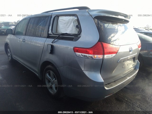 Photo 2 VIN: 5TDKK3DC3BS102580 - TOYOTA SIENNA 