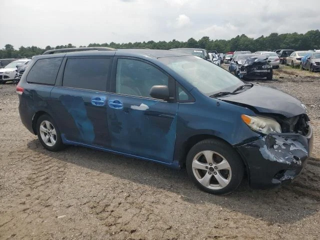 Photo 3 VIN: 5TDKK3DC3BS102790 - TOYOTA SIENNA LE 