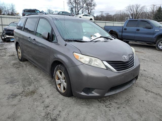 Photo 3 VIN: 5TDKK3DC3BS107083 - TOYOTA SIENNA LE 