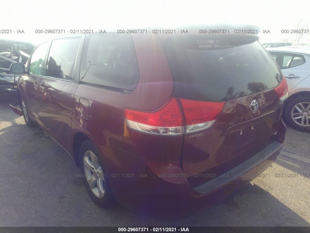 Photo 2 VIN: 5TDKK3DC3BS108024 - TOYOTA SIENNA 