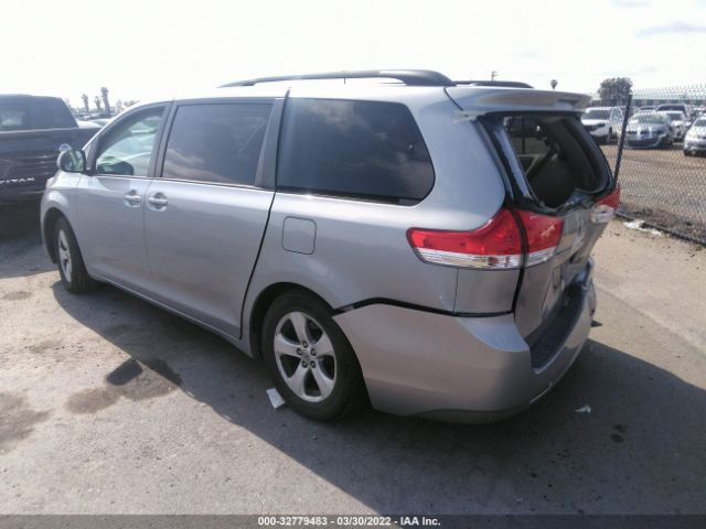 Photo 2 VIN: 5TDKK3DC3BS116401 - TOYOTA SIENNA 