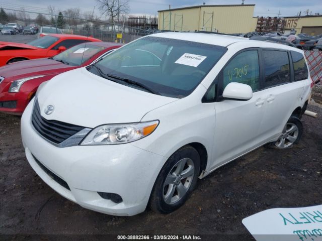 Photo 1 VIN: 5TDKK3DC3BS117015 - TOYOTA SIENNA 