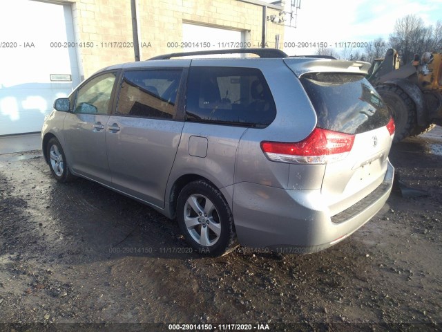 Photo 2 VIN: 5TDKK3DC3BS118469 - TOYOTA SIENNA 