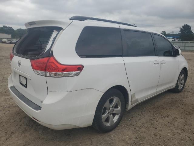 Photo 2 VIN: 5TDKK3DC3BS121548 - TOYOTA SIENNA LE 