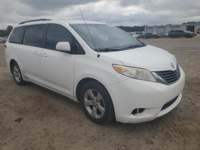 Photo 3 VIN: 5TDKK3DC3BS121548 - TOYOTA SIENNA LE 