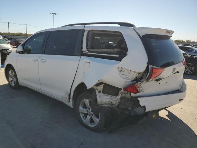 Photo 1 VIN: 5TDKK3DC3BS121548 - TOYOTA SIENNA LE 