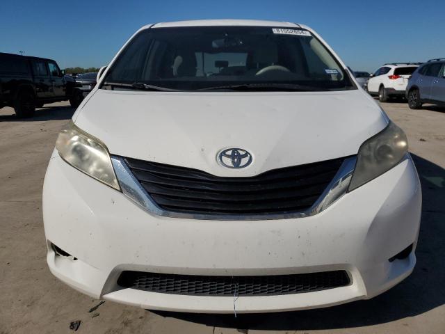 Photo 4 VIN: 5TDKK3DC3BS121548 - TOYOTA SIENNA LE 