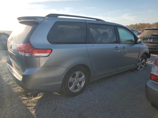 Photo 2 VIN: 5TDKK3DC3BS127320 - TOYOTA SIENNA LE 