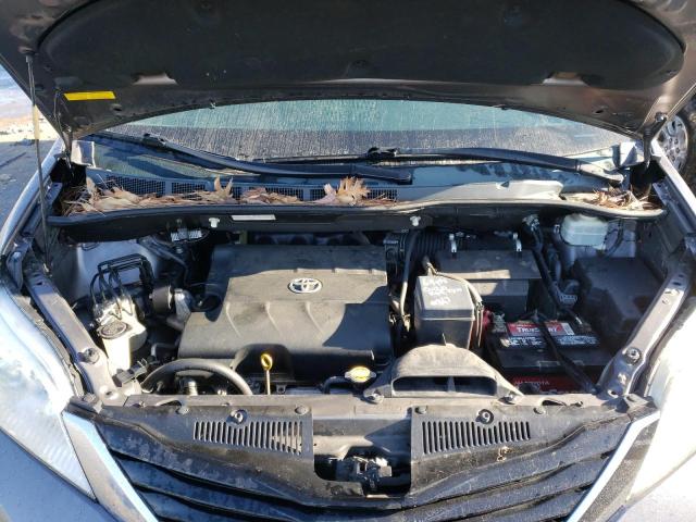 Photo 11 VIN: 5TDKK3DC3BS132338 - TOYOTA SIENNA LE 