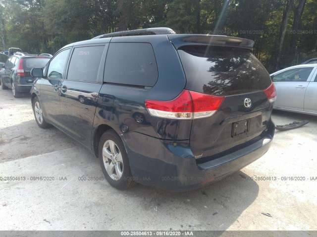 Photo 2 VIN: 5TDKK3DC3BS138379 - TOYOTA SIENNA 