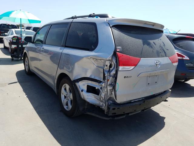 Photo 2 VIN: 5TDKK3DC3BS172757 - TOYOTA SIENNA LE 