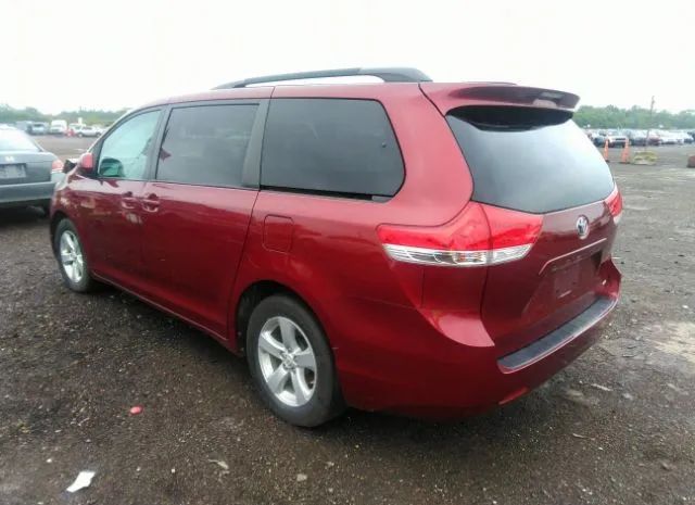 Photo 2 VIN: 5TDKK3DC3CS187776 - TOYOTA SIENNA 