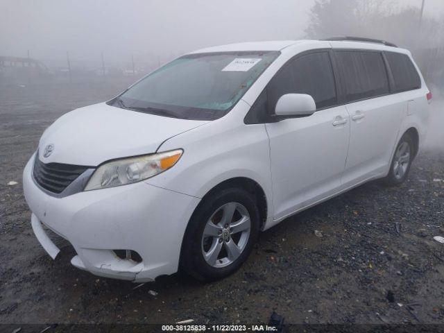 Photo 1 VIN: 5TDKK3DC3CS202843 - TOYOTA SIENNA 