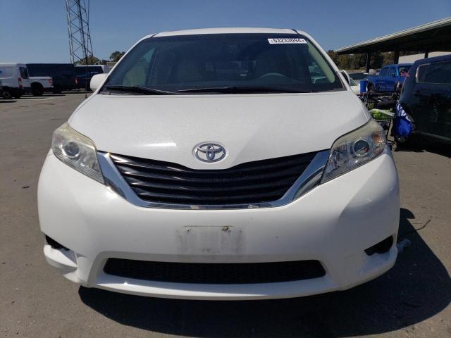 Photo 4 VIN: 5TDKK3DC3CS209629 - TOYOTA SIENNA LE 