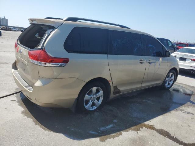 Photo 2 VIN: 5TDKK3DC3CS210814 - TOYOTA SIENNA LE 