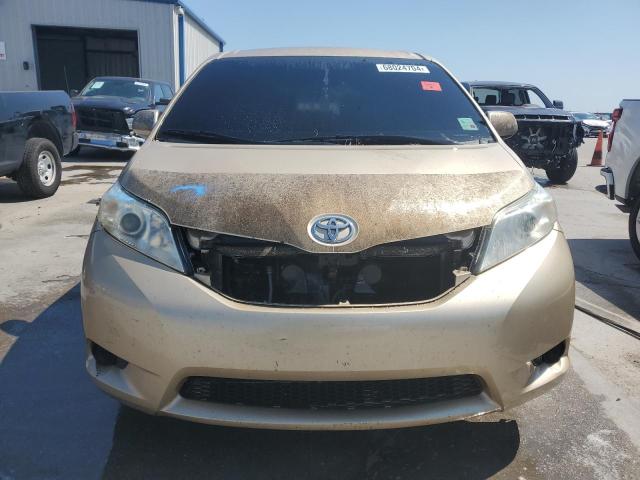 Photo 4 VIN: 5TDKK3DC3CS210814 - TOYOTA SIENNA LE 