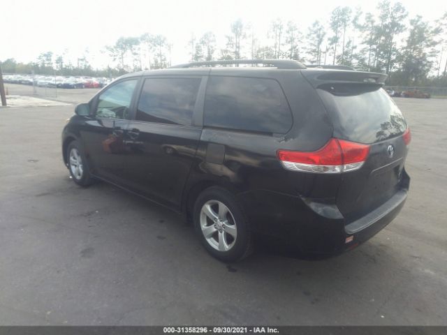 Photo 2 VIN: 5TDKK3DC3CS212045 - TOYOTA SIENNA 