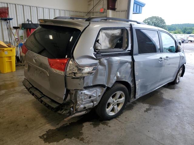 Photo 2 VIN: 5TDKK3DC3CS217455 - TOYOTA SIENNA LE 