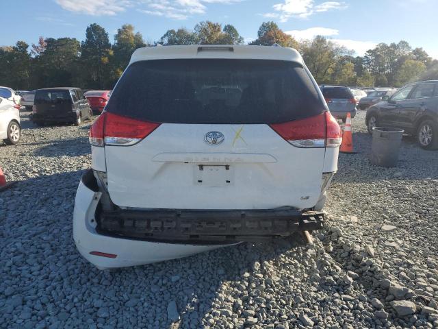 Photo 5 VIN: 5TDKK3DC3CS226902 - TOYOTA SIENNA LE 